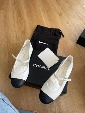 Chanel Mary Janes leather ballet flats